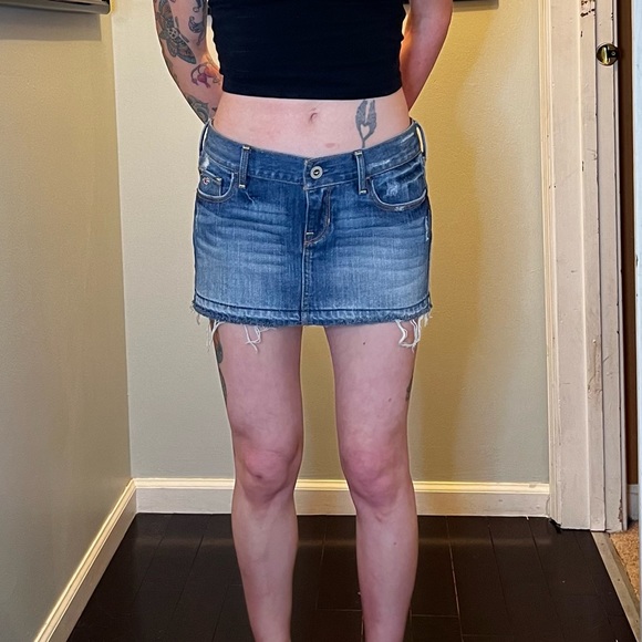 Hollister Jean Skirt - Picture 2 of 7